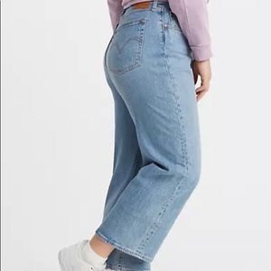 Levi’s Ribcage Straight Ankle Jeans